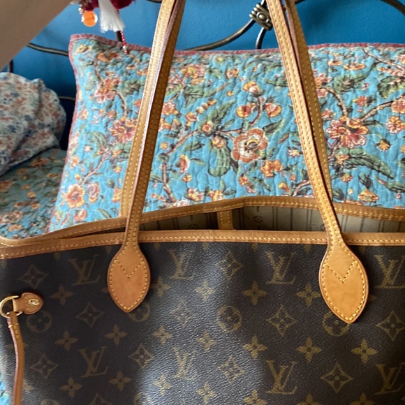 Louis Vuitton Neverfull monogram authentic  MM tote - Picture 8 of 9